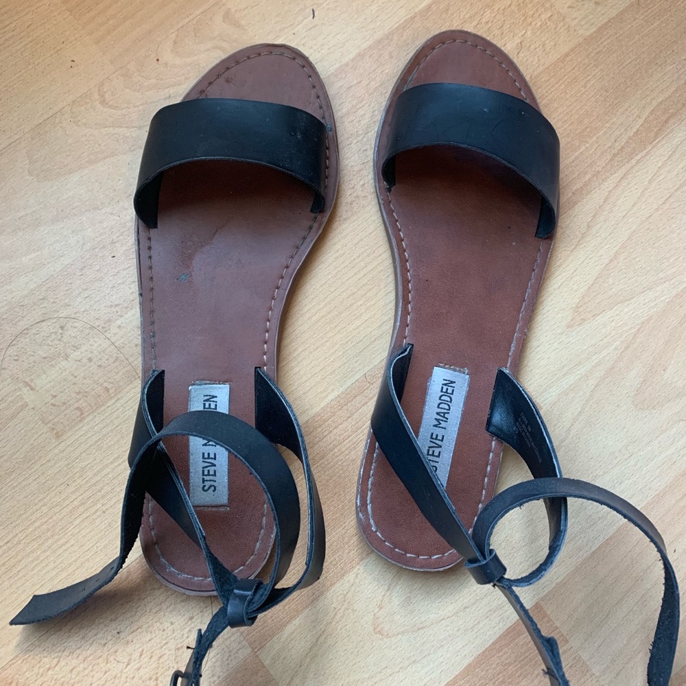 Steve Madden Dairr Flat Sandals
